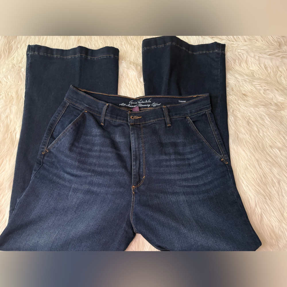 Gloria Vanderbilt Women's Dark Blue Relaxed Jeans